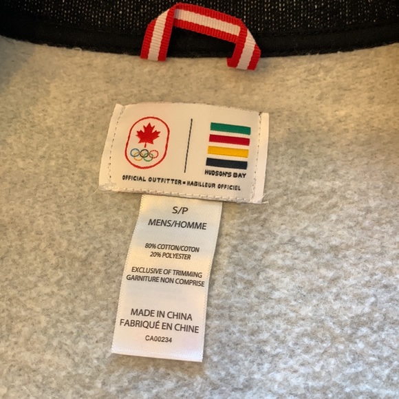 Hudson’s Bay Team Canada. - Picture 6 of 8